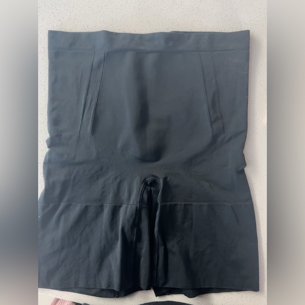 SPANX tummy control booty lifting compression mid thigh short